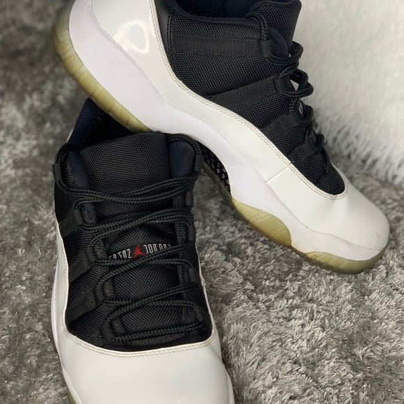 Jordan 11 “tuxedo” low size 13 - Picture 2 of 4